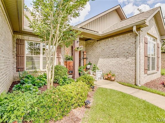2nd image of 13460 Maple Leaf Cir