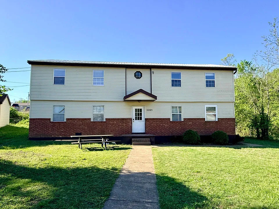 2205 Vienna Rd