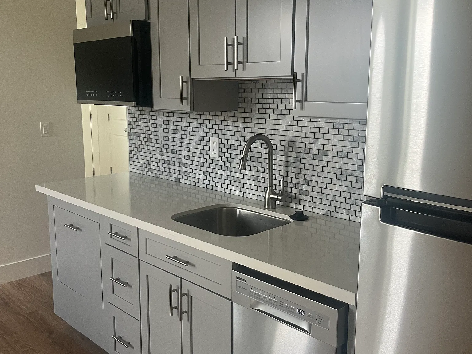 915 Bell St — Photo 4