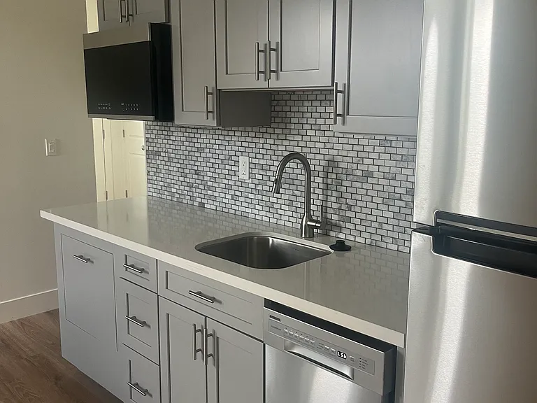 915 Bell St #B — Photo 4
