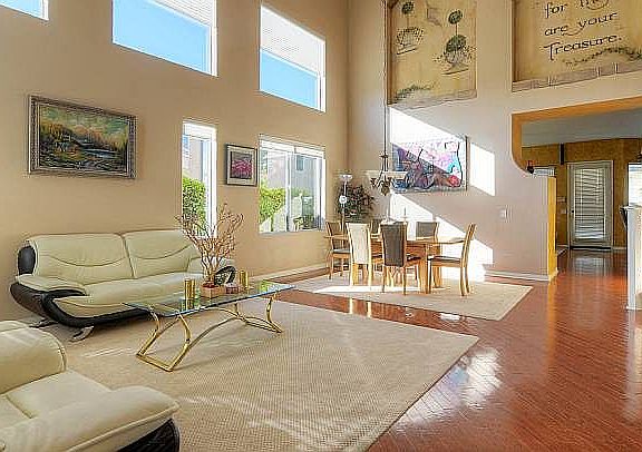 3rd image of 28375 Paragon Dr