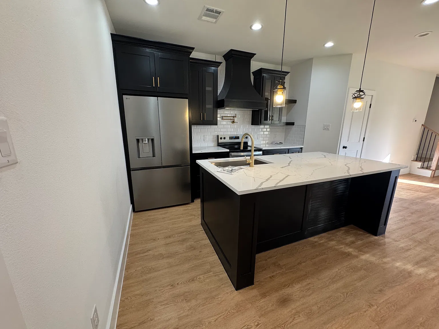 3 bed, 2.5 bath, 1725 sqft, $2,895 — Photo 2