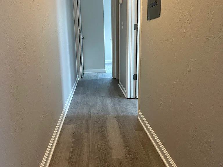 370 Hayden Rd — Photo 7
