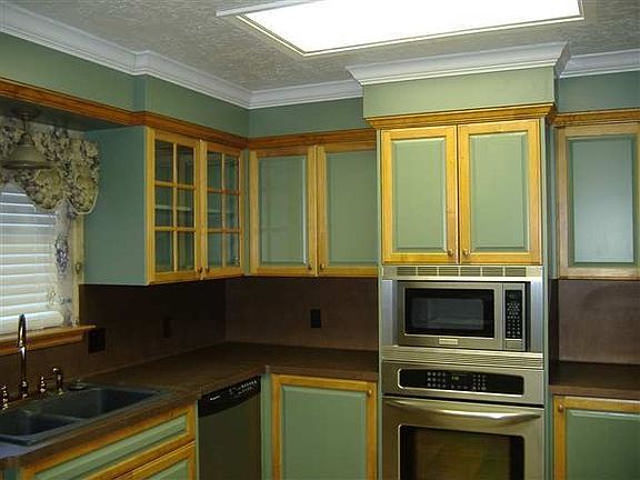 3rd image of 60 Aladdin Dr