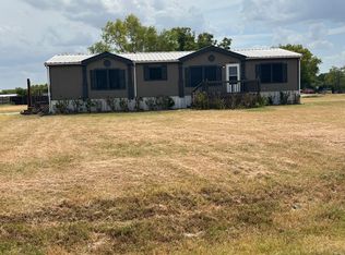 9637 Rodeo Dr, Terrell, TX 75160