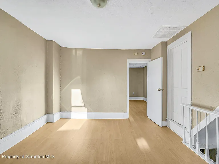 1007 Washburn St #2 — Photo 11