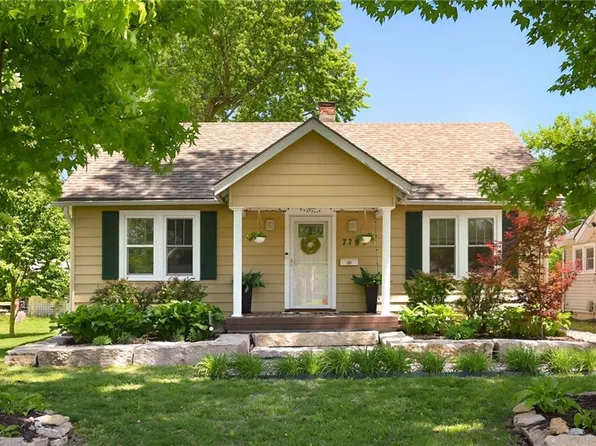 7709 Santa Fe Dr, Overland Park, KS 66204