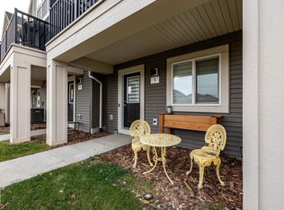 2072 Wonnacott Way SW #5, Edmonton, AB T6X2V7