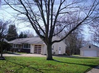 6051 Acres Rd, Sylvania, OH 43560