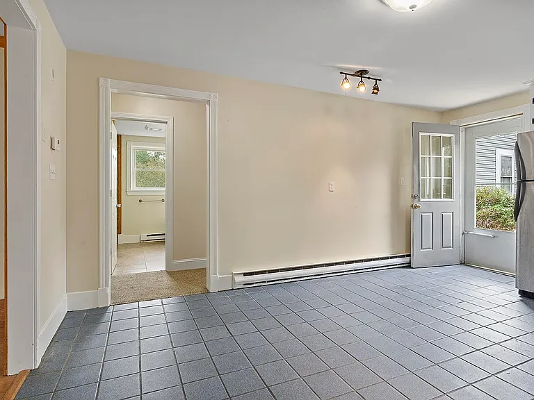 585 Walnut Hill Rd — Photo 13