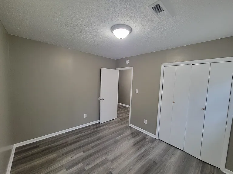 126 Hillside Dr — Photo 5