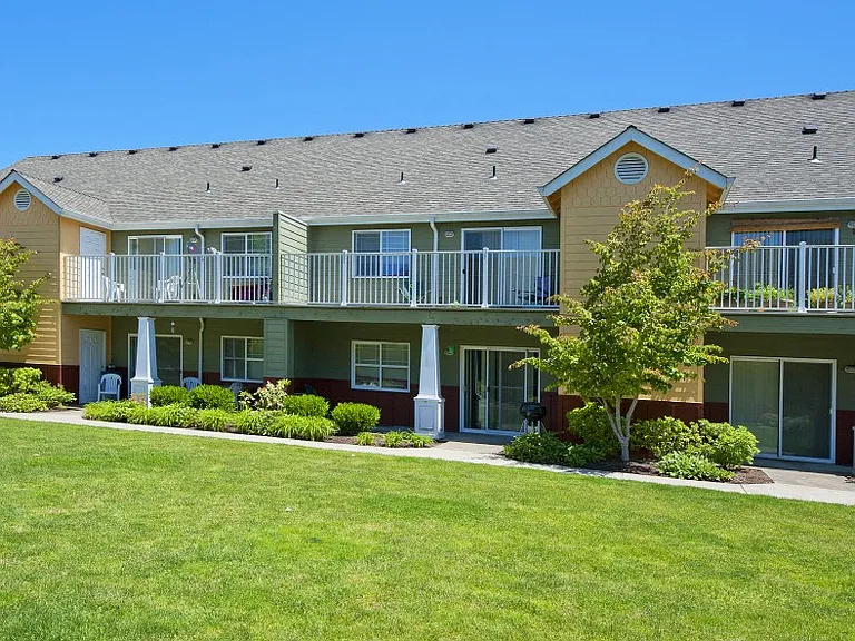 Apple Orchard Village — Photo 7