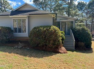 106 Sandham Ct, West End, NC 27376