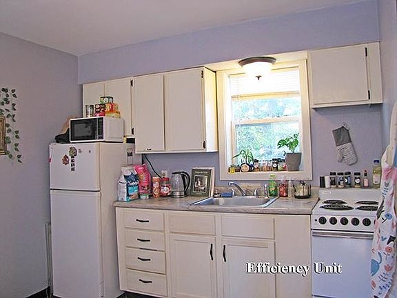 2nd image of 10 E Cedar St