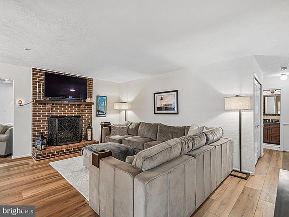 4th image of 9954 Mallow St