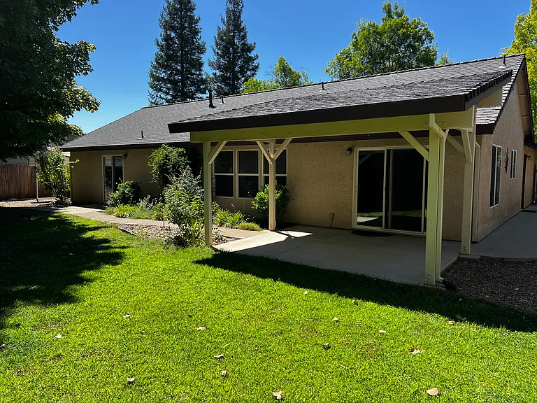 883 Paramount Way — Photo 4