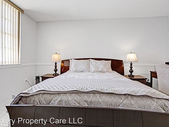 3rd image of 300 Bayview Dr APT 602