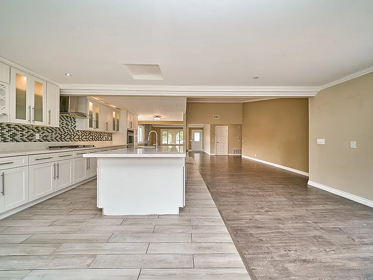 2660 Conata St — Photo 32