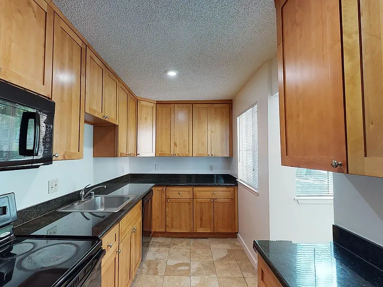 1742 Spruce St #11 — Photo 1