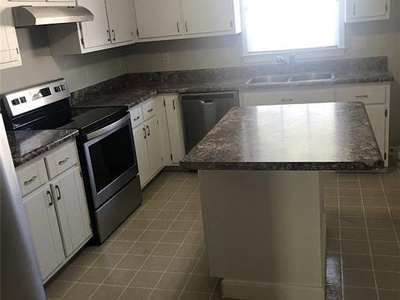 5th image of 1834 New Lincoln Cir
