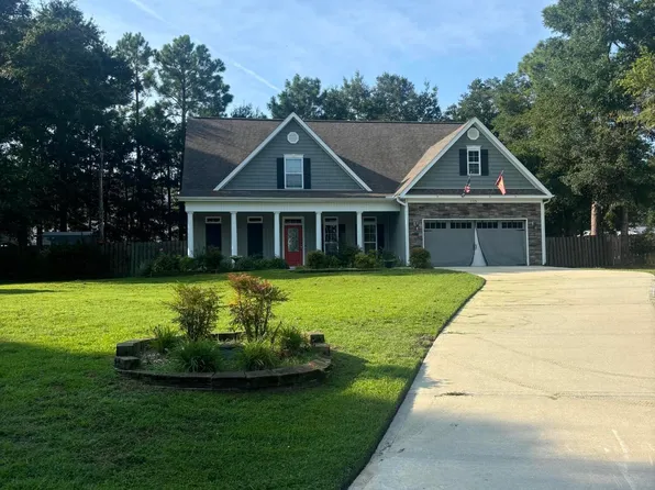 125 Chadwick Court, Sneads Ferry, NC 28460