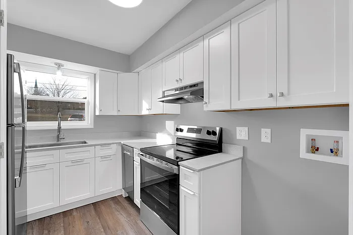 100 Lynn Cir #J — Photo 10