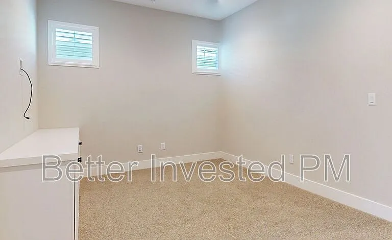 1437 Oak Cir — Photo 14