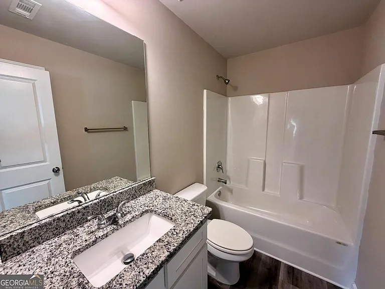 126 W Lexington Ave — Photo 7