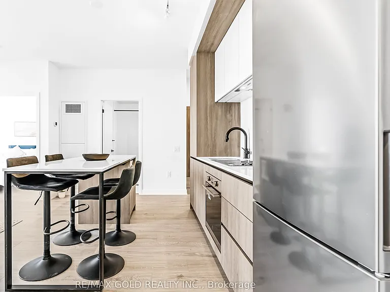 2495 Eglinton Ave W #2709 — Photo 14