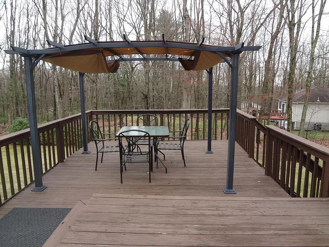 4 bed, 3.5 bath, 3380 sqft, $3,100 — Photo 3