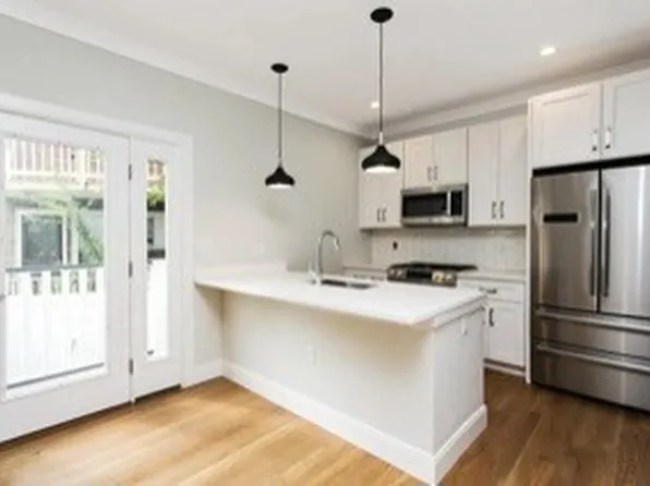2 Linden Ave #1, Somerville, MA 02143
