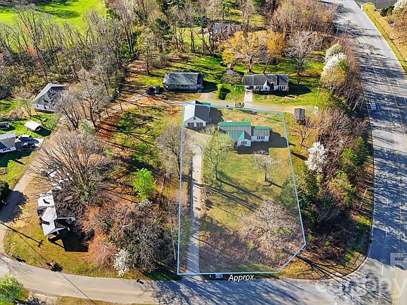 3rd image of 1406 Walt Arney Rd