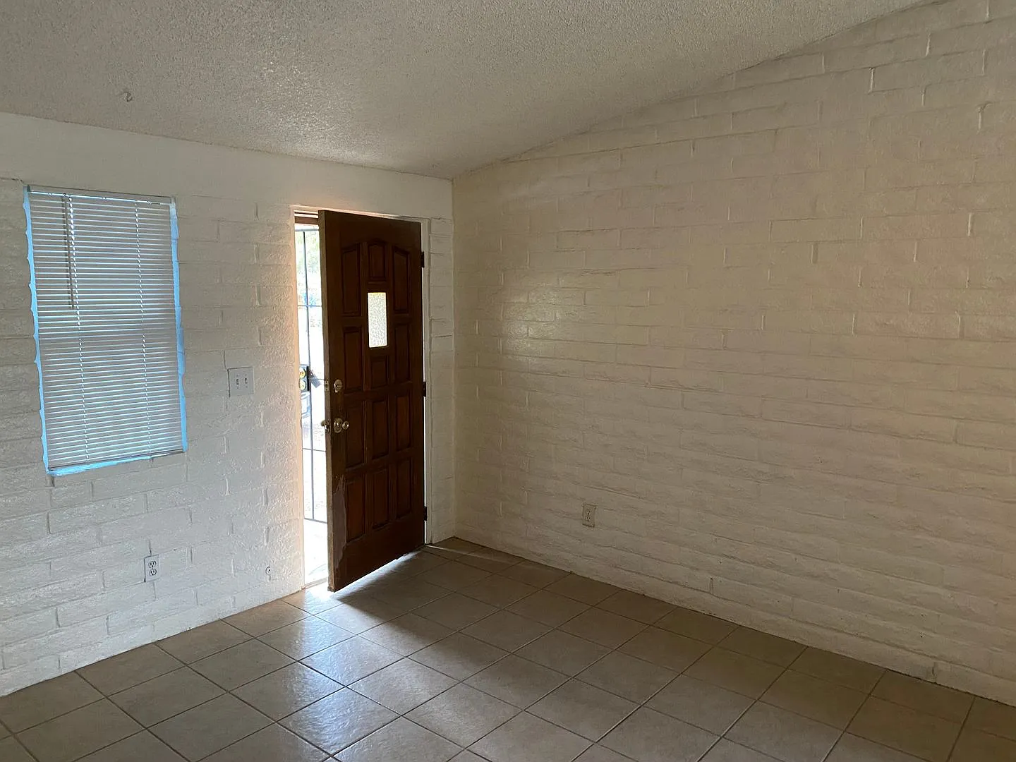 1143 E Water — Photo 2