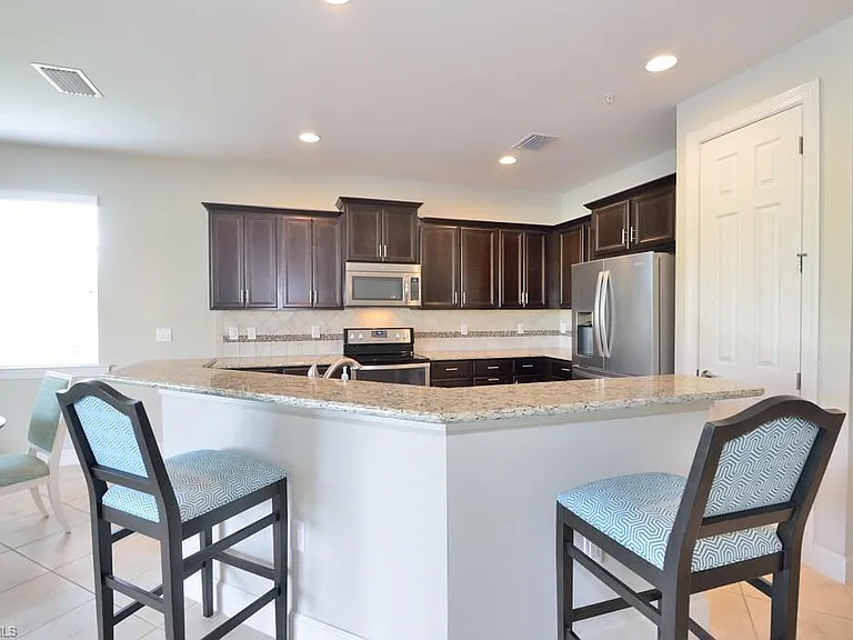 10271 Glastonbury Cir #102 — Photo 11