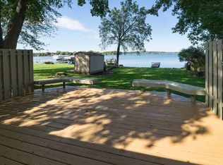 N27W27128 Woodland Dr, Pewaukee, WI 53072