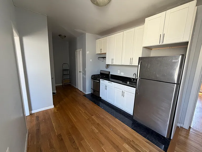 155 S 4th St #33 — Photo 4