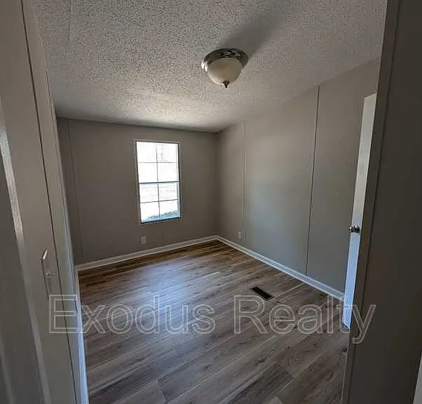 94 Sean Ln — Photo 13