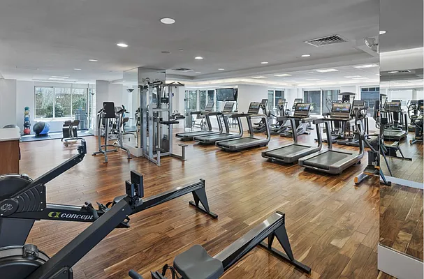 Rented by The Moinian Group | media 25