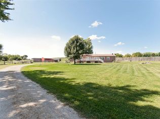3366 74th Street Dr, Fairfax, IA 52228