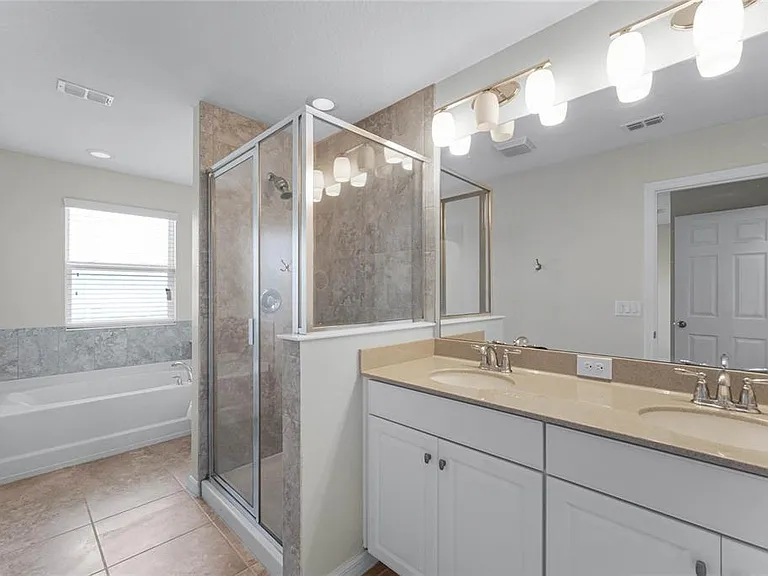 3733 Brighton Park Cir — Photo 14
