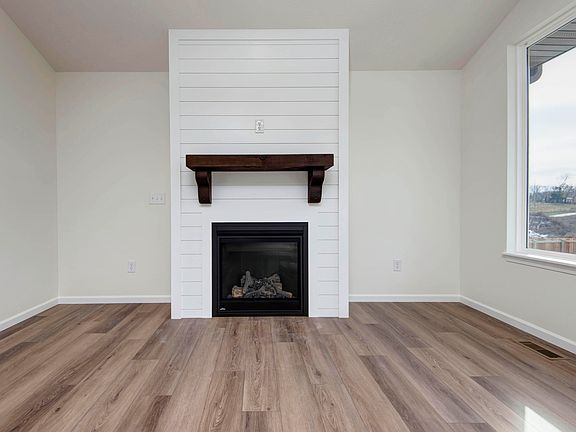 4th image of 1904 W Wellington Drive Lot 56