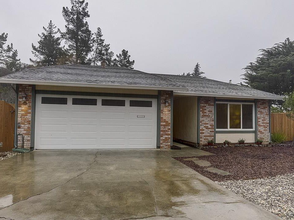 1st image of 835 Cape Breton Dr