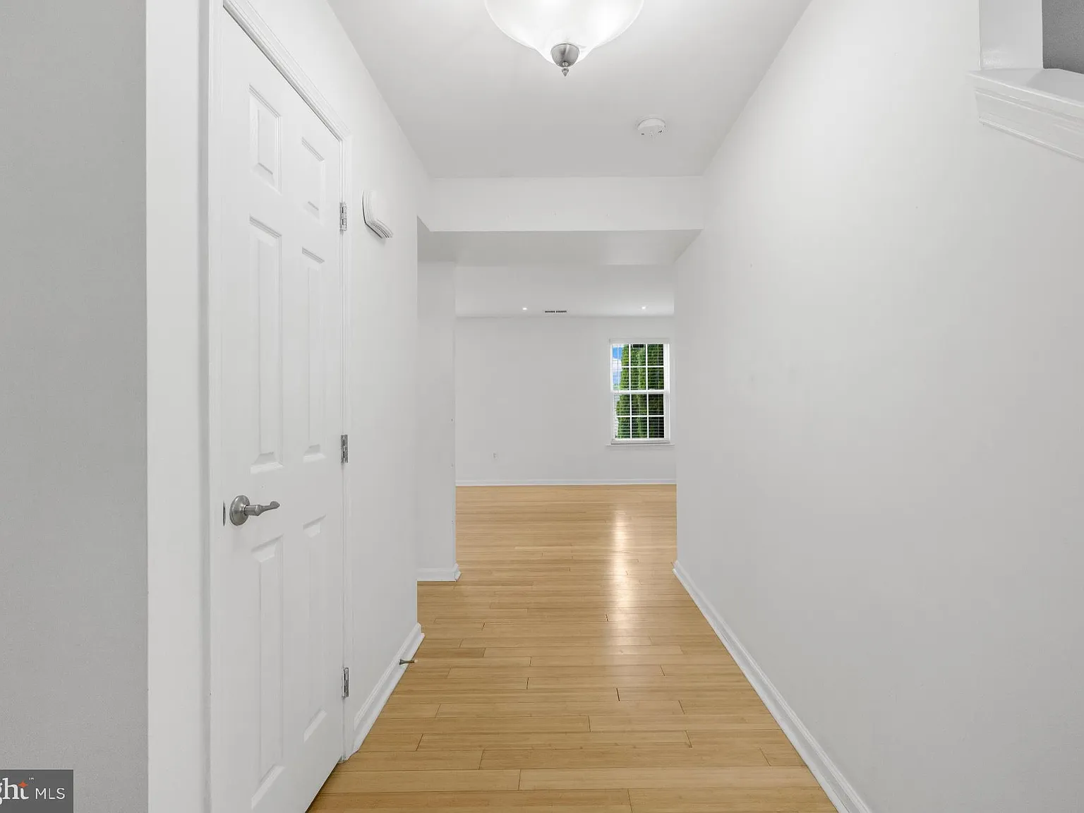 4 bed, 4.0 bath, 2224 sqft, $3,000 — Photo 4