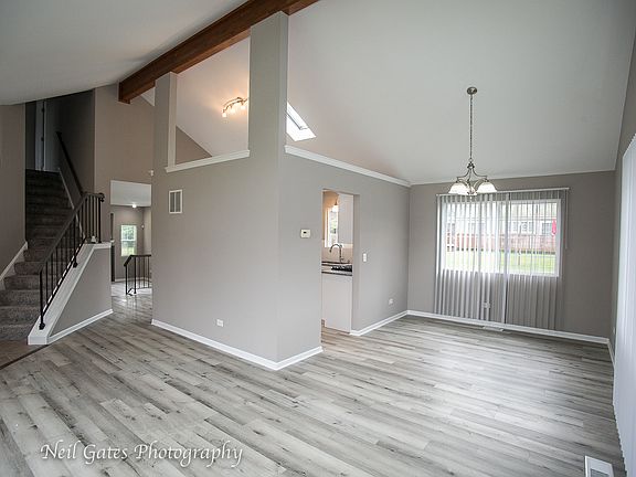 4th image of 1012 Blackhawk Dr
