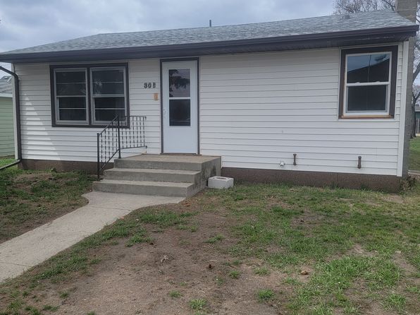 308 2nd St SE