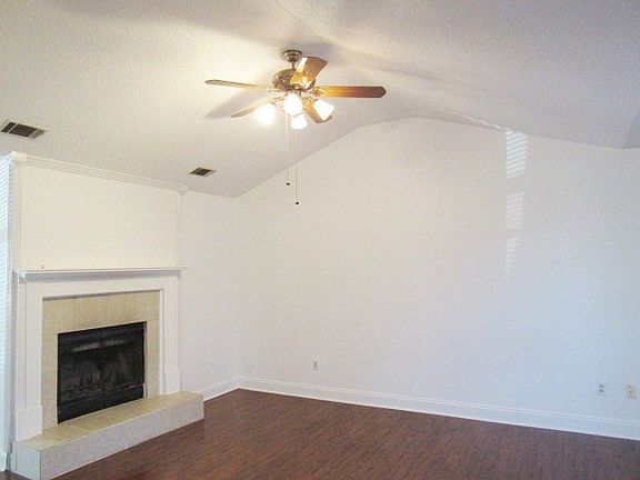 4th image of 3712 Kingsgate Dr