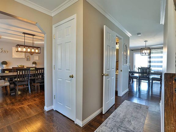 5th image of 6140 Zoellners Pl