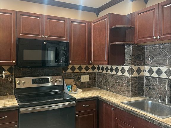 2nd image of 80 Delaware Rd