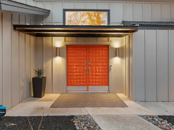 4 Highview Ct, Denton, TX 76205