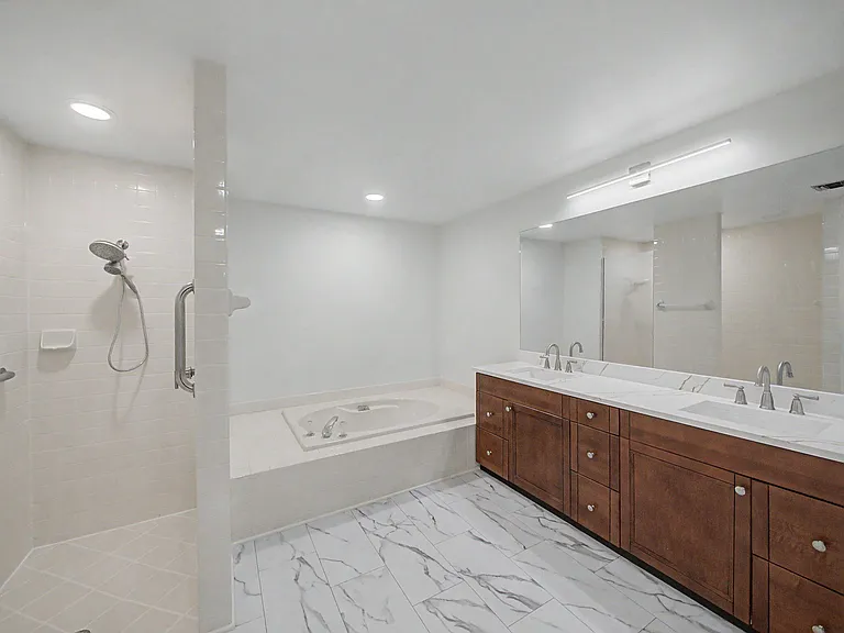 303 Leeward Dr — Photo 16